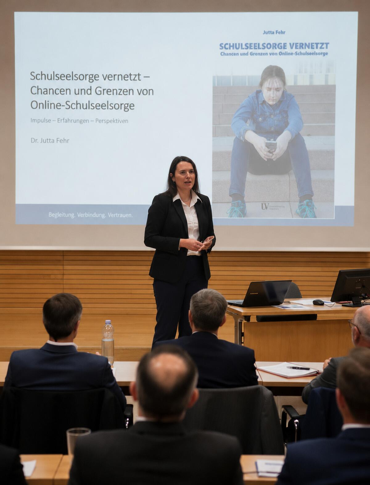 Dr. Jutta Fehr beim Vortrag